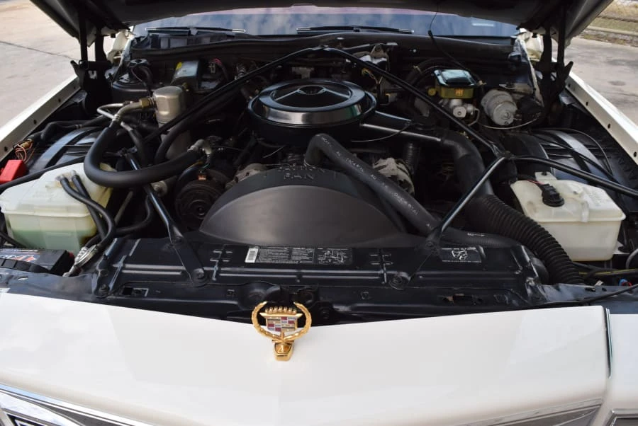 1992 Cadillac Brougham - Image 8 of 11