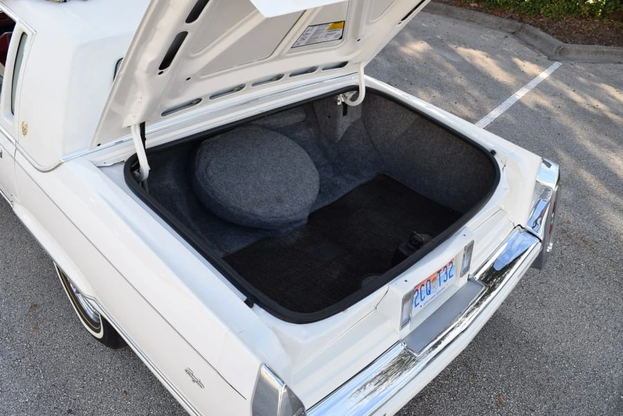1992 Cadillac Brougham - Image 11 of 11