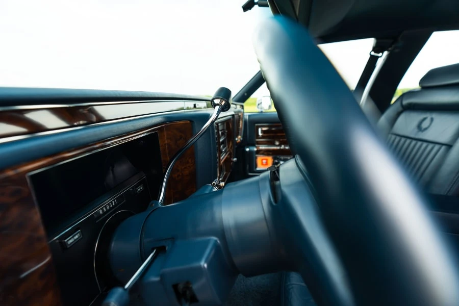 1992 Cadillac Brougham - Image 20 of 27