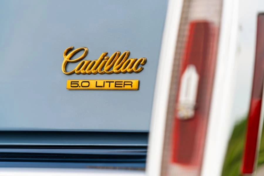 1992 Cadillac Brougham - Image 14 of 27