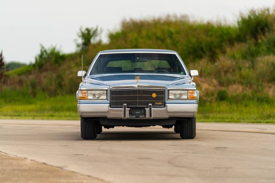 1992 Cadillac Brougham - Image 4 of 27
