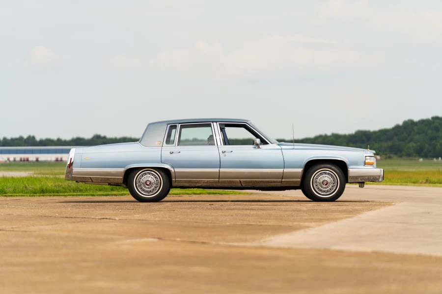 1992 Cadillac Brougham - Image 2 of 27