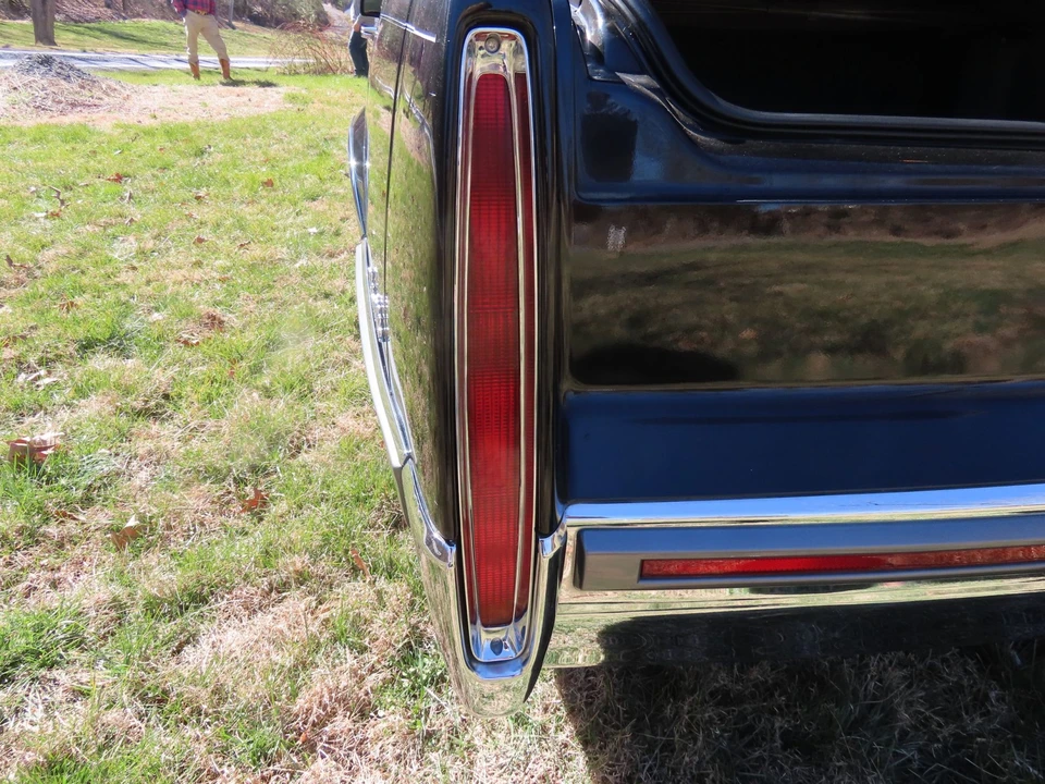 1992 Cadillac DeVille 7th Gen - Image 29 of 31
