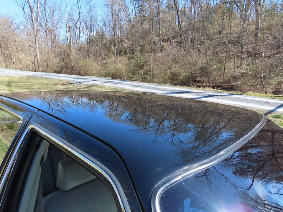 1992 Cadillac DeVille 7th Gen - Image 22 of 31