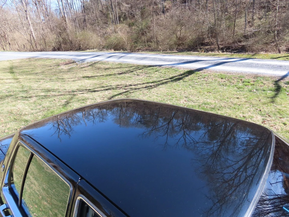 1992 Cadillac DeVille 7th Gen - Image 23 of 31