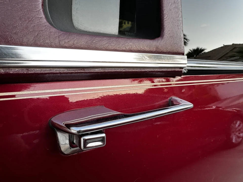 1992 Cadillac DeVille 7th Gen - Image 16 of 31
