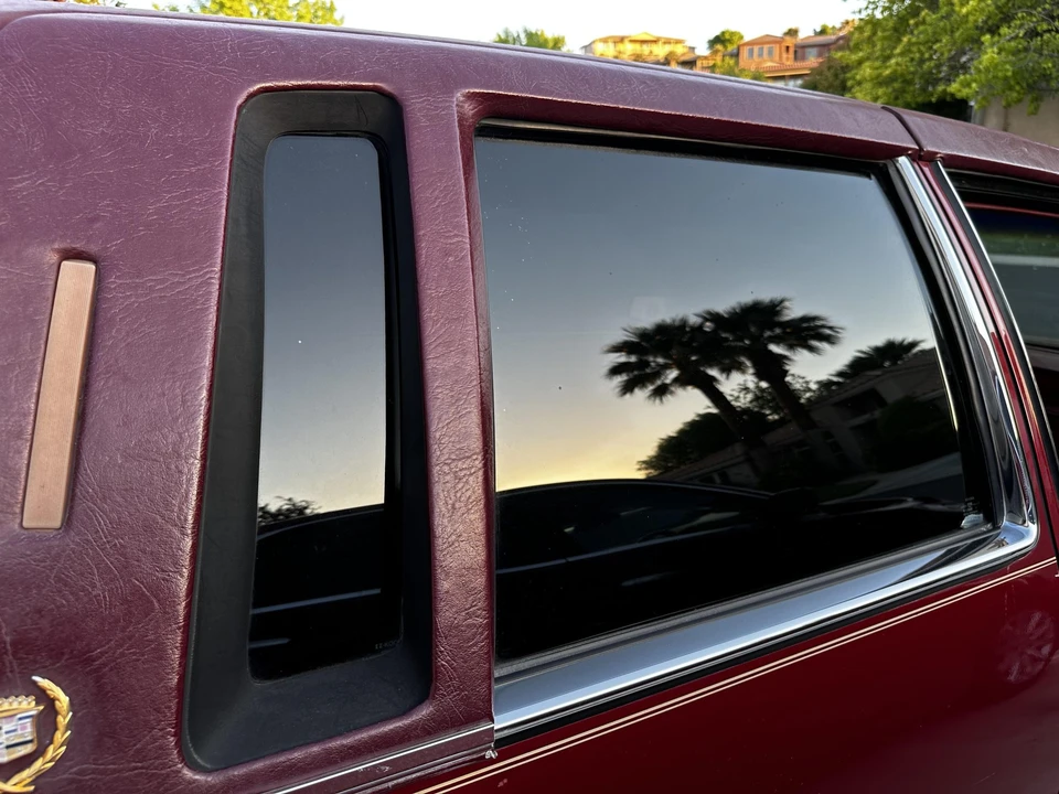 1992 Cadillac DeVille 7th Gen - Image 17 of 31