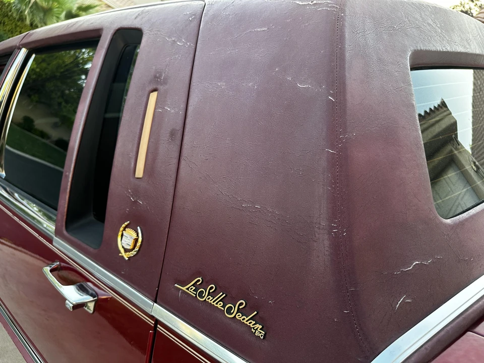 1992 Cadillac DeVille 7th Gen - Image 26 of 31