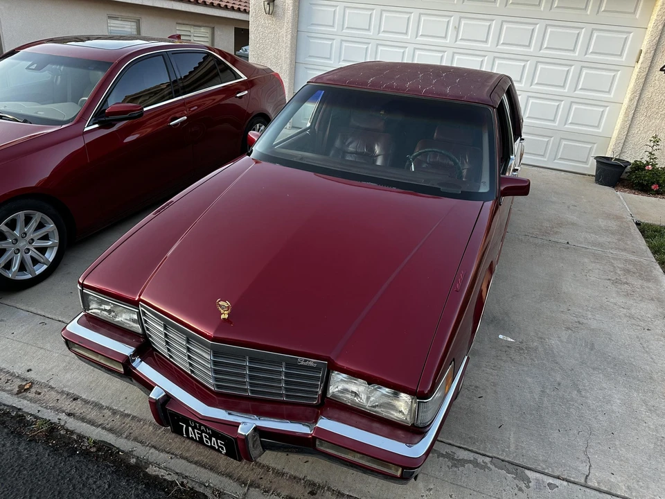 1992 Cadillac DeVille 7th Gen - Image 2 of 31