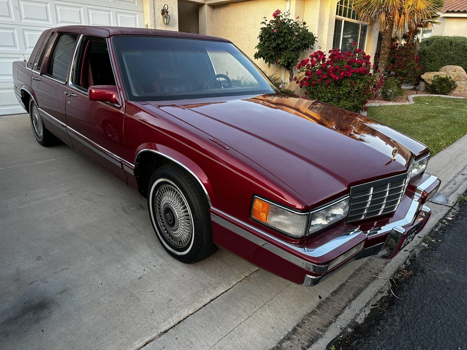 1992 Cadillac DeVille 6th Gen - Image 4 of 31