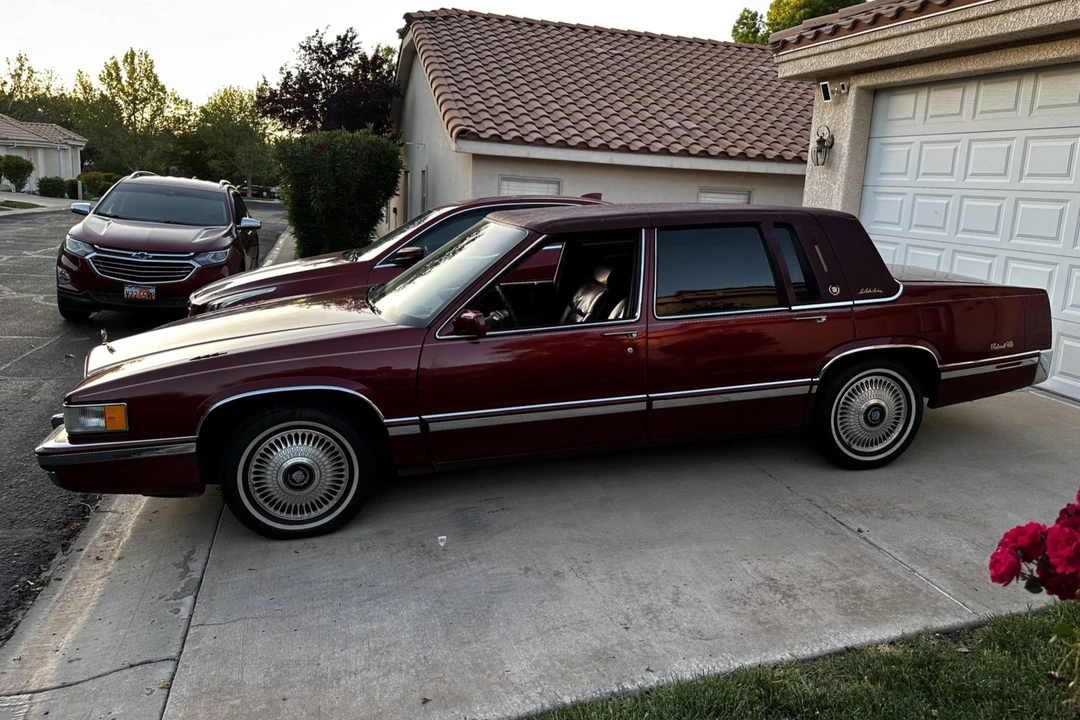 1992 Cadillac DeVille 7th Gen - Image 10 of 31