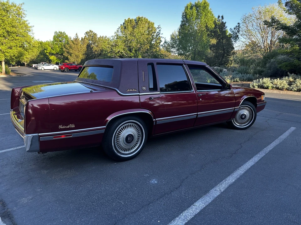1992 Cadillac DeVille 7th Gen - Image 6 of 31