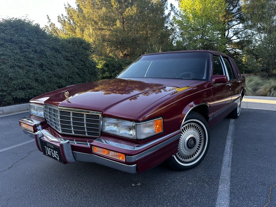 1992 Cadillac DeVille 7th Gen - Image 12 of 31