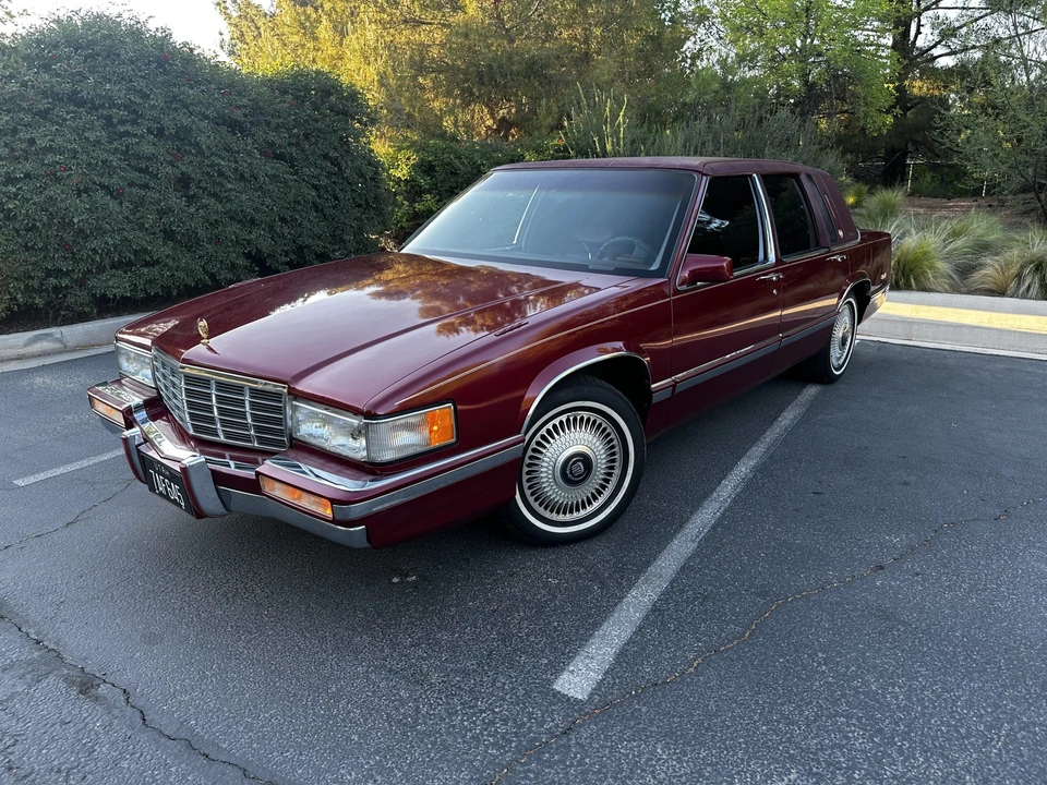 1992 Cadillac DeVille 7th Gen - Image 11 of 31