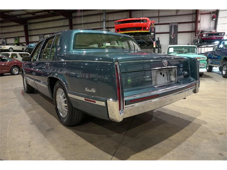 1992 Cadillac DeVille 6th Gen - Image 6 of 31