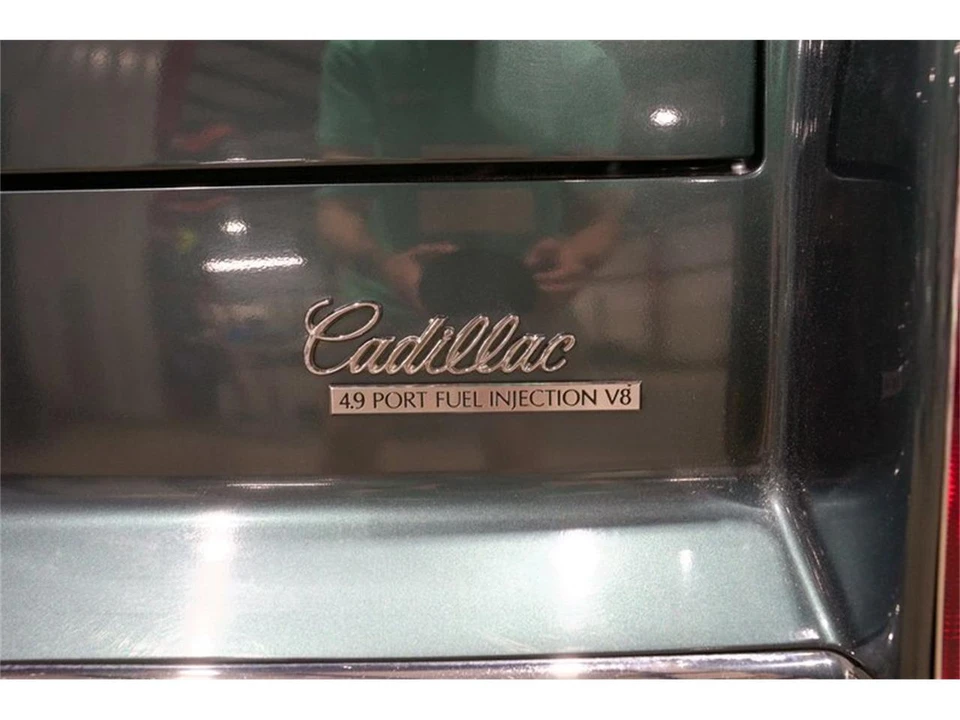 1992 Cadillac DeVille 6th Gen - Image 26 of 31