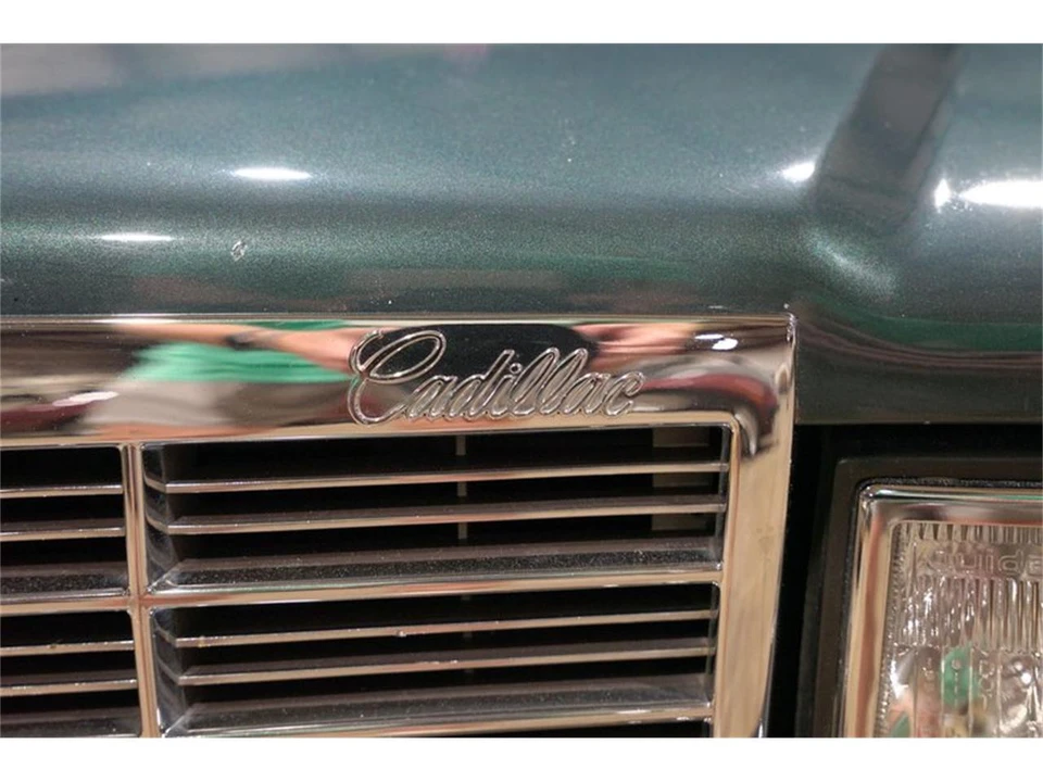 1992 Cadillac DeVille 6th Gen - Image 22 of 31