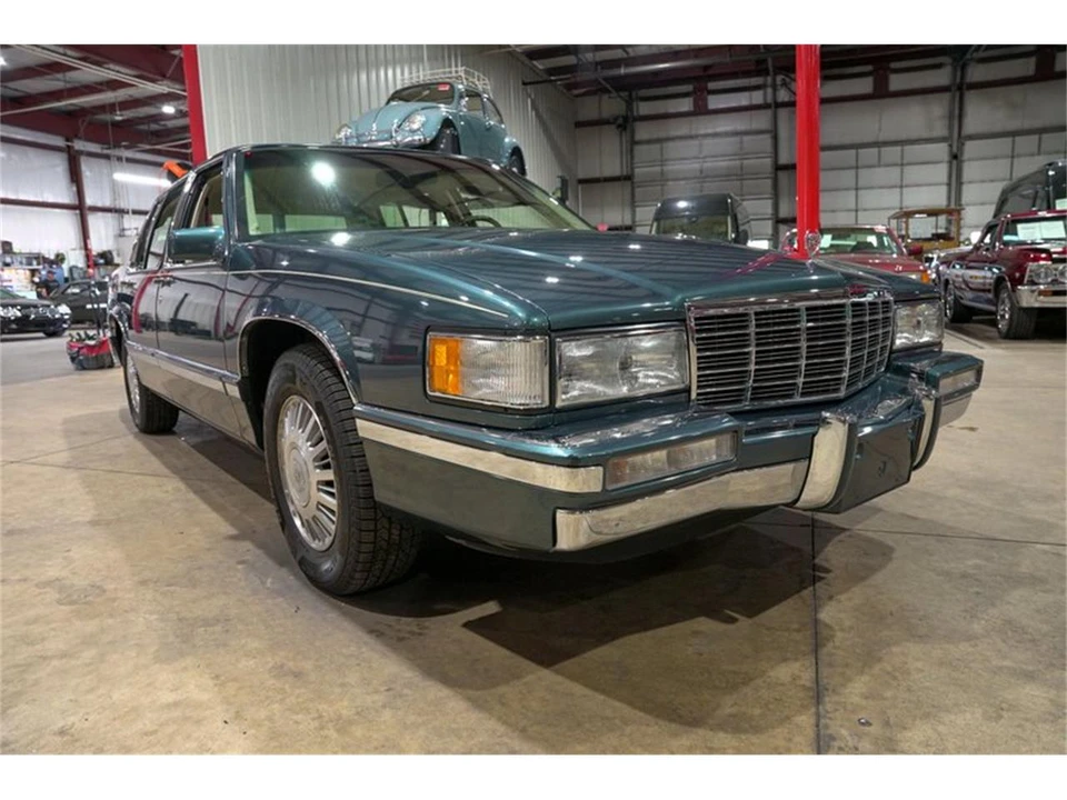 1992 Cadillac DeVille 6th Gen - Image 12 of 31