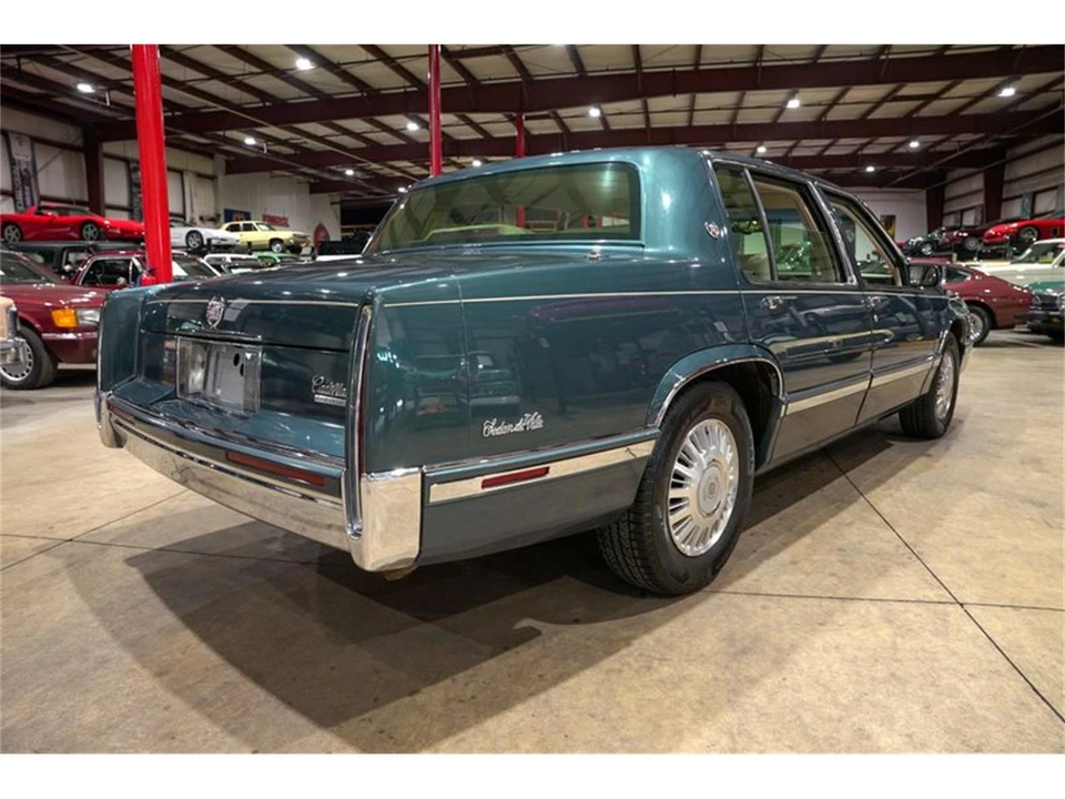 1992 Cadillac DeVille 6th Gen - Image 8 of 31