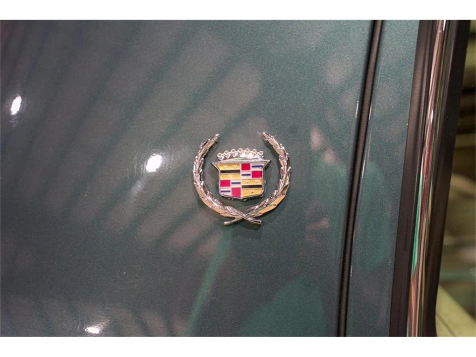 1992 Cadillac DeVille 6th Gen - Image 28 of 31