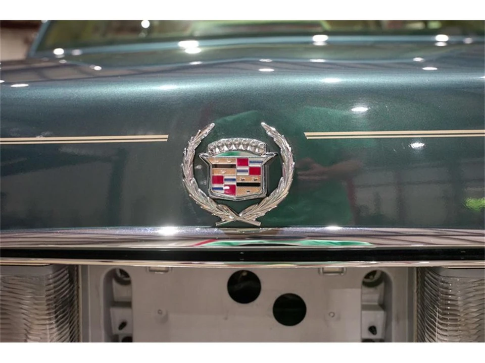 1992 Cadillac DeVille 6th Gen - Image 25 of 31