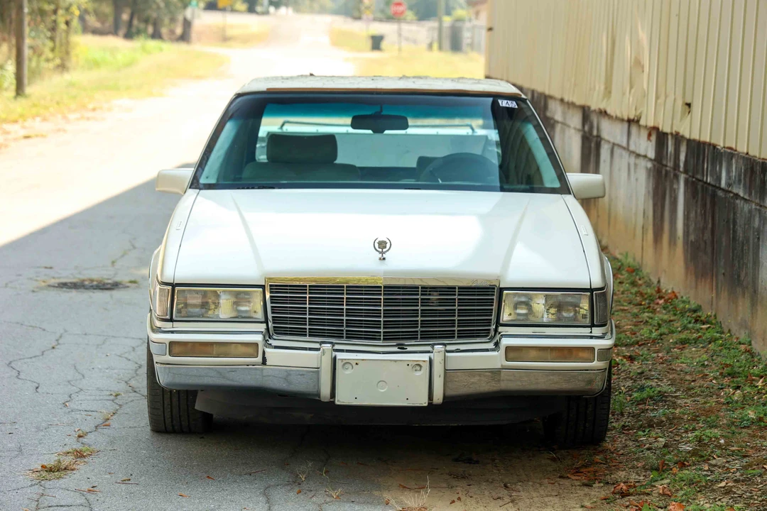 1992 Cadillac DeVille 6th Gen - Image 24 of 31