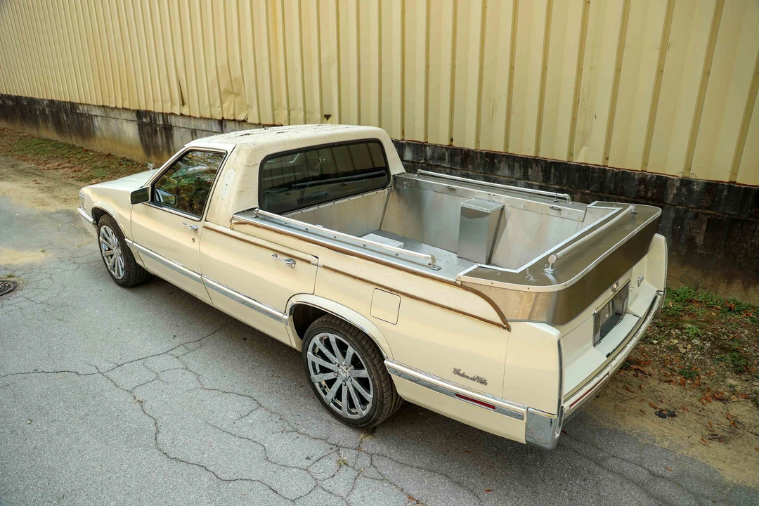 1992 Cadillac DeVille 6th Gen - Image 22 of 31