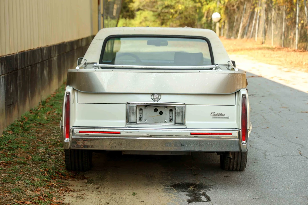 1992 Cadillac DeVille 6th Gen - Image 25 of 31