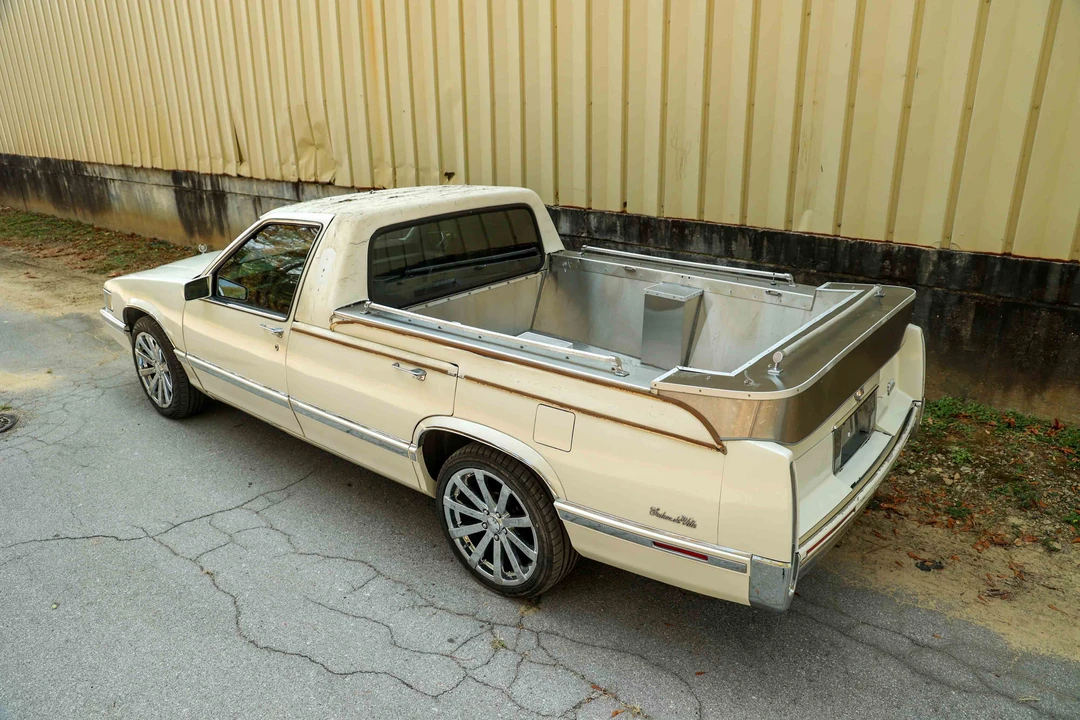 1992 Cadillac DeVille 6th Gen - Image 23 of 31