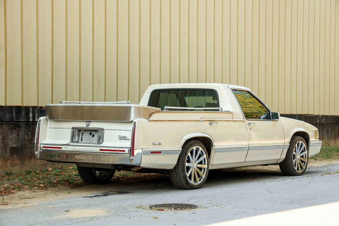 1992 Cadillac DeVille 6th Gen - Image 6 of 31