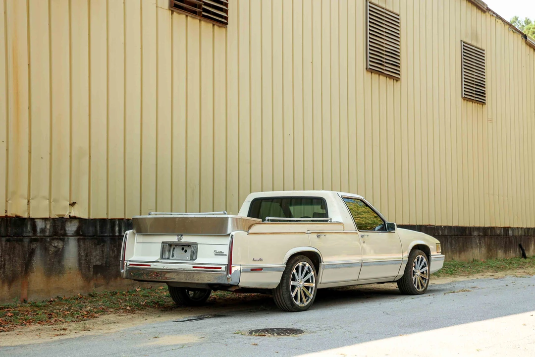 1992 Cadillac DeVille 6th Gen - Image 7 of 31