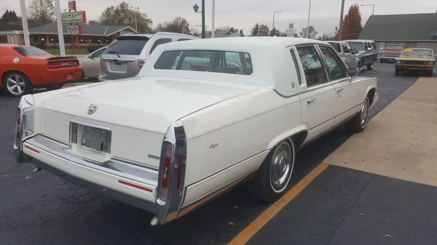 1992 Cadillac DeVille 6th Gen - Image 5 of 10