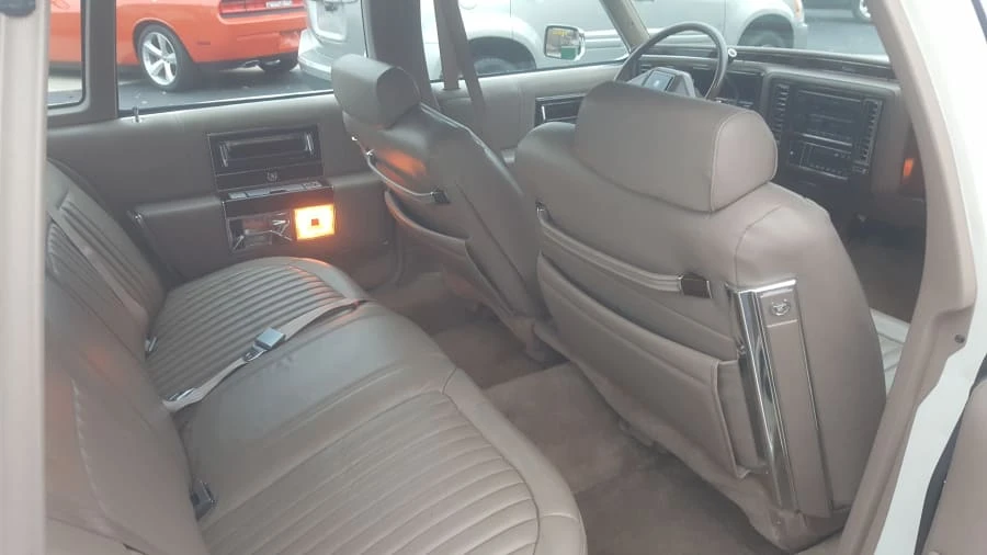 1992 Cadillac DeVille 6th Gen - Image 6 of 10