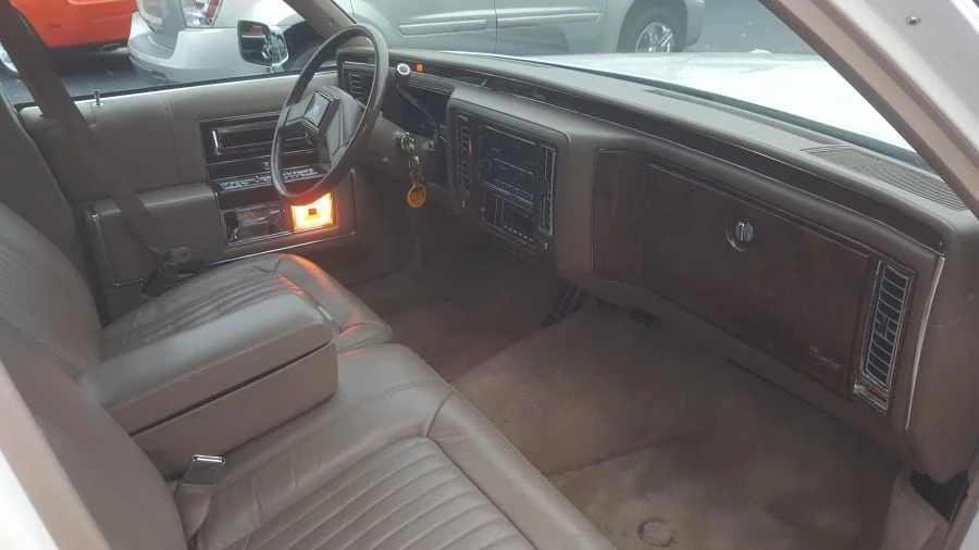 1992 Cadillac DeVille 6th Gen - Image 3 of 10