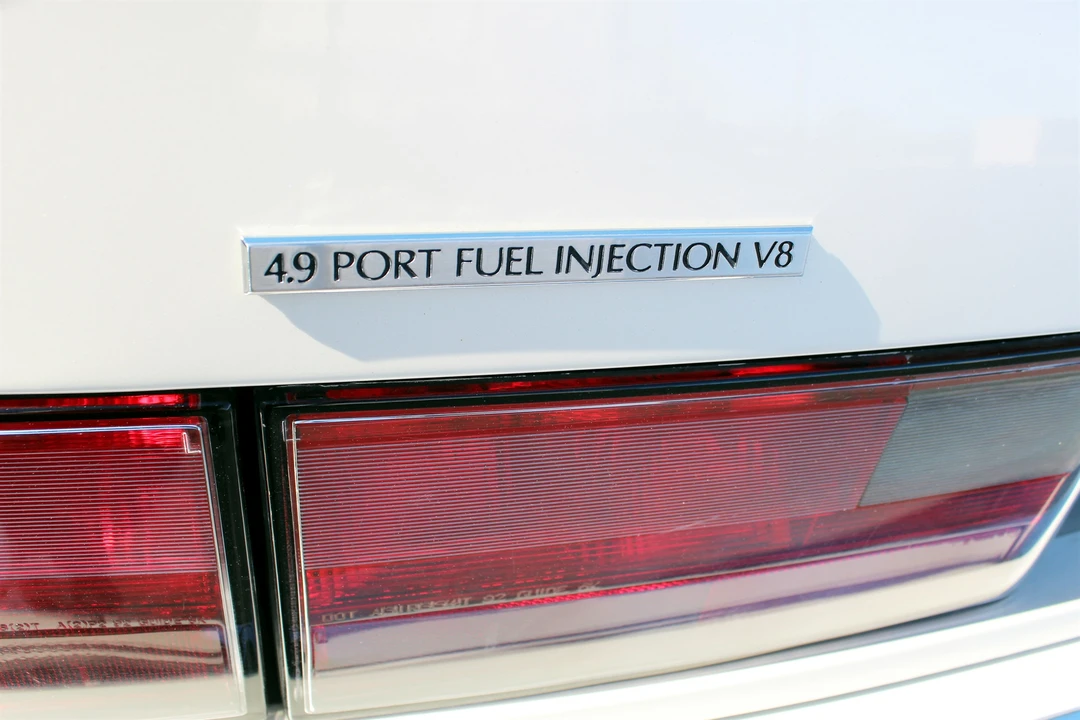 1992 Cadillac Seville - Image 30 of 31