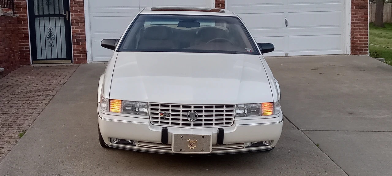 1992 Cadillac Seville - Image 2 of 31