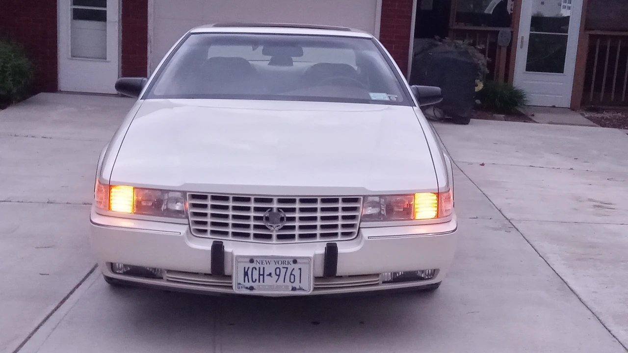 1992 Cadillac Seville - Image 10 of 31
