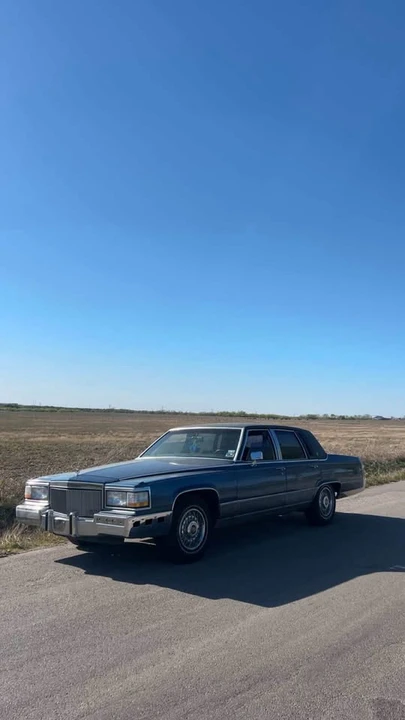 1992 Cadillac Brougham - Image 4 of 5