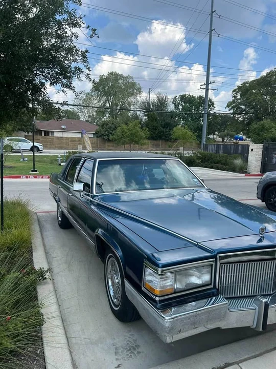 1992 Cadillac Brougham - Image 2 of 5