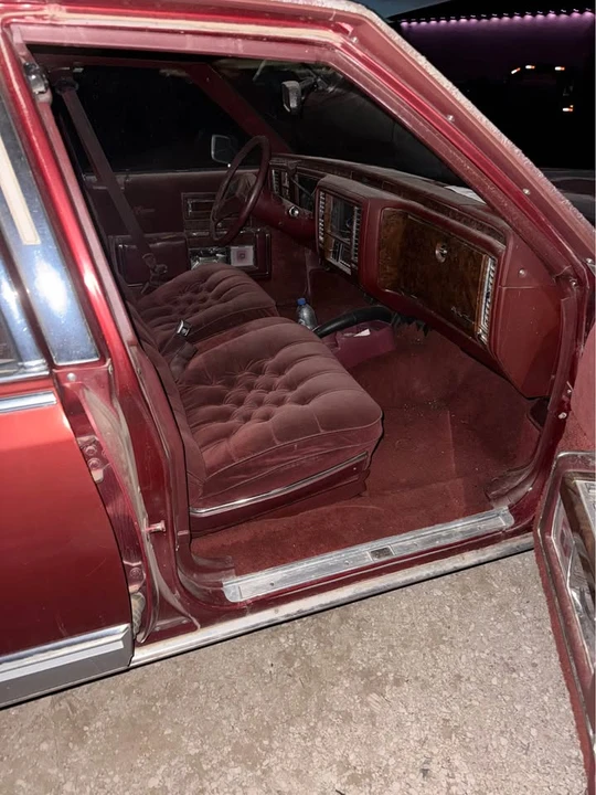 1992 Cadillac Brougham - Image 6 of 8