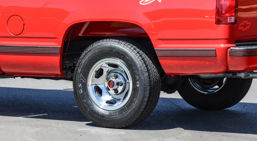 1992 Chevrolet C/K 4th Gen - Image 18 of 31