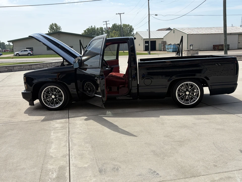 1992 Chevrolet 454 SS - Image 16 of 31