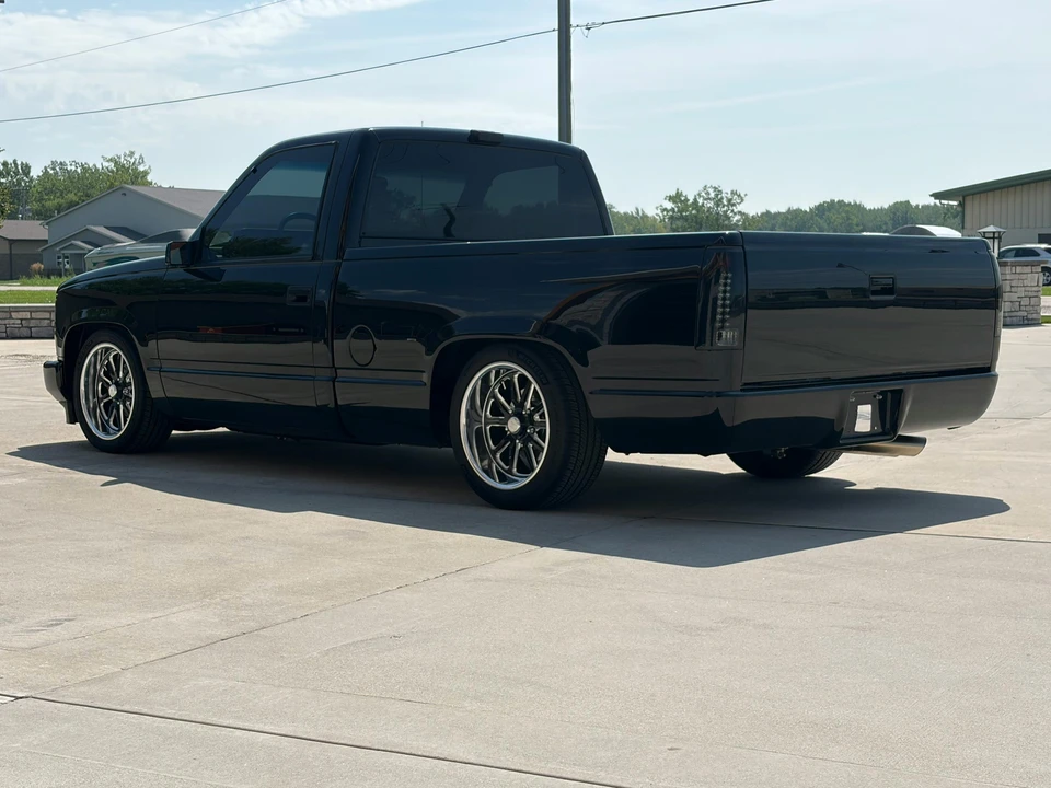 1992 Chevrolet 454 SS - Image 8 of 31