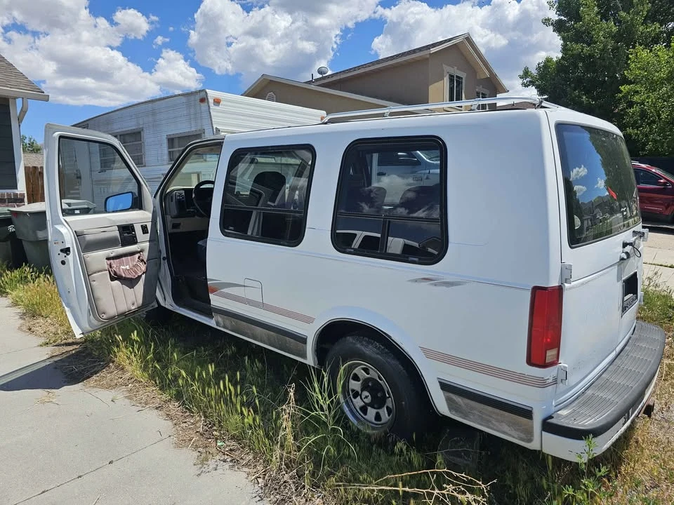 1992 Chevrolet Astro - Image 6 of 13