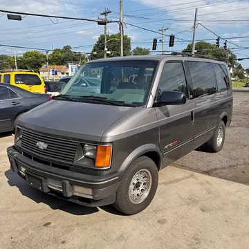 1992 Chevrolet Astro Passenger LT Minivan 3D