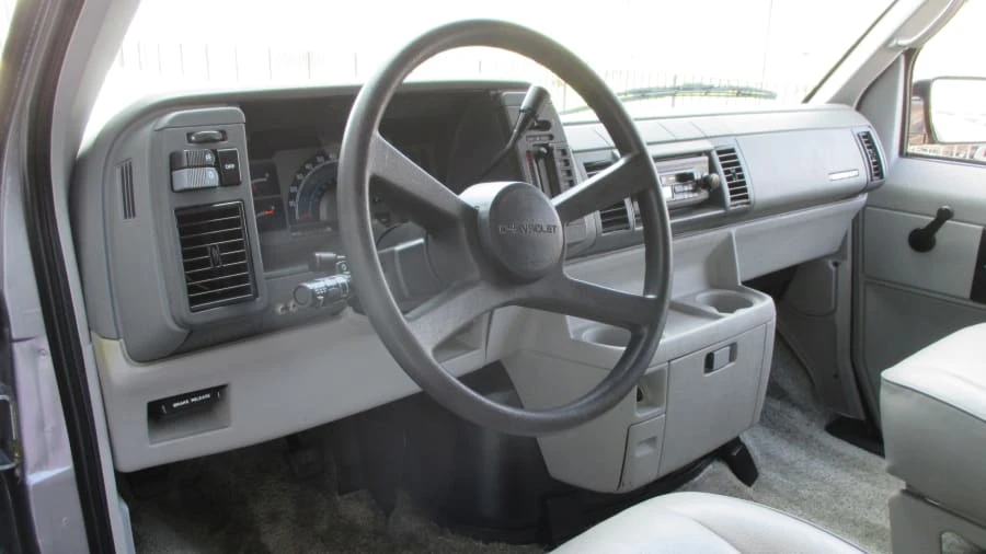 1992 Chevrolet Astro - Image 4 of 20
