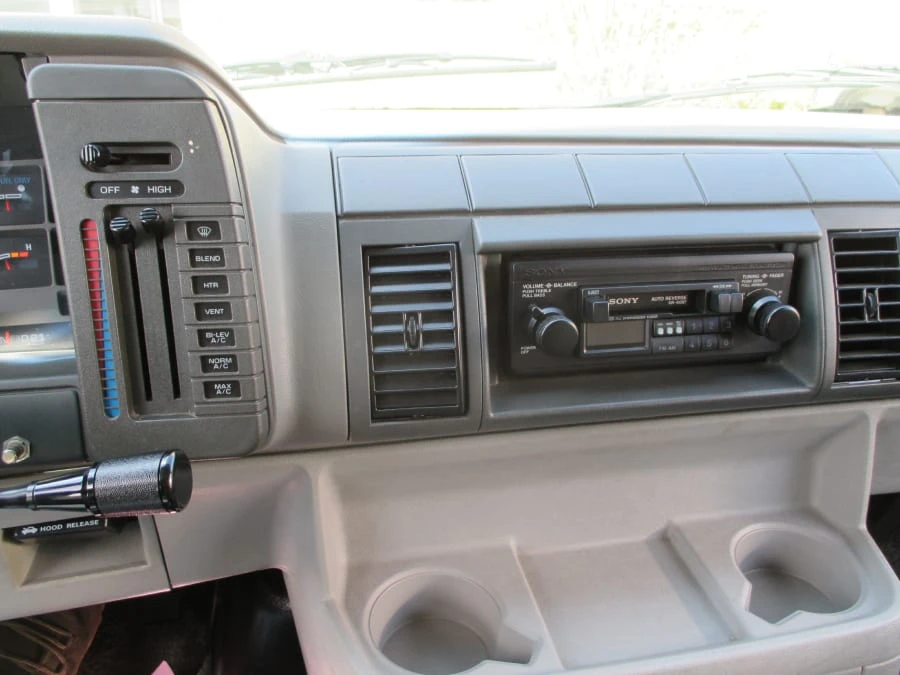 1992 Chevrolet Astro - Image 6 of 20