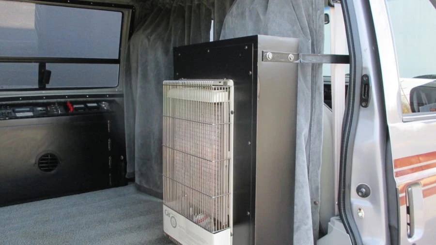 1992 Chevrolet Astro - Image 10 of 20