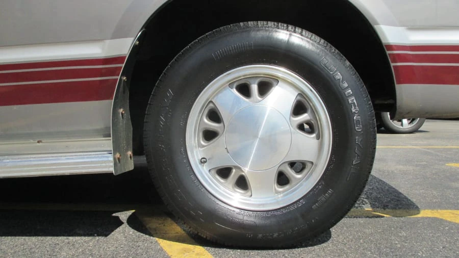 1992 Chevrolet Astro - Image 13 of 20