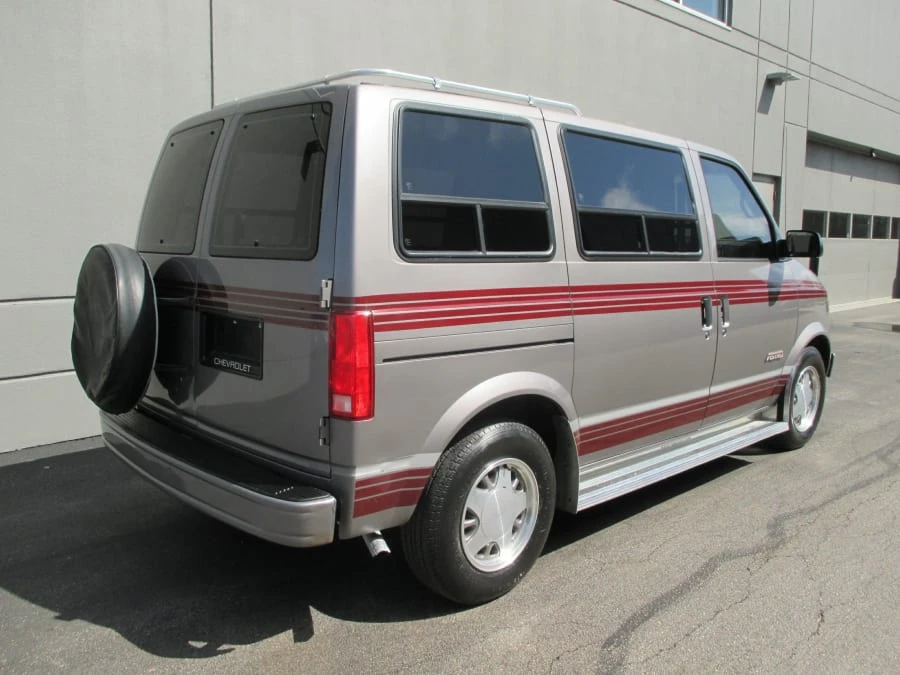 1992 Chevrolet Astro - Image 19 of 20